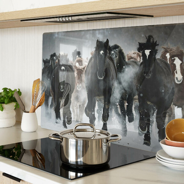 Planche à découper en verre Chevaux au galop dans le brouillard