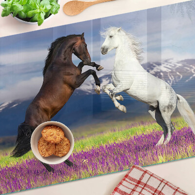 Planche à découper verre Chevaux sur fond de montagnes et de fleurs