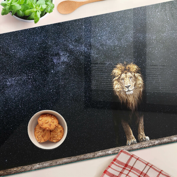 Planche à découper en verre Le lion et le ciel plein d'étoiles