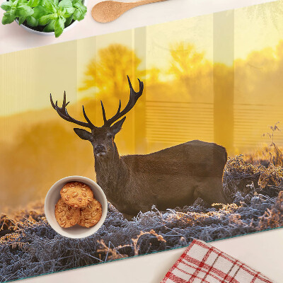 Planche à découper verre Un cerf sur fond de paysage matinal