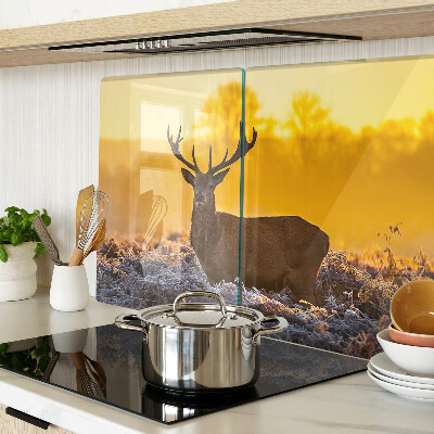 Planche à découper verre Un cerf sur fond de paysage matinal