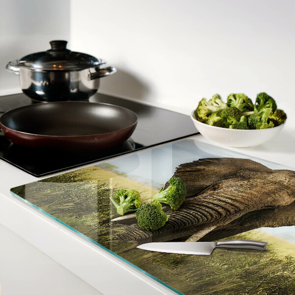Planche à découper en verre Un éléphant sur fond de savane africaine