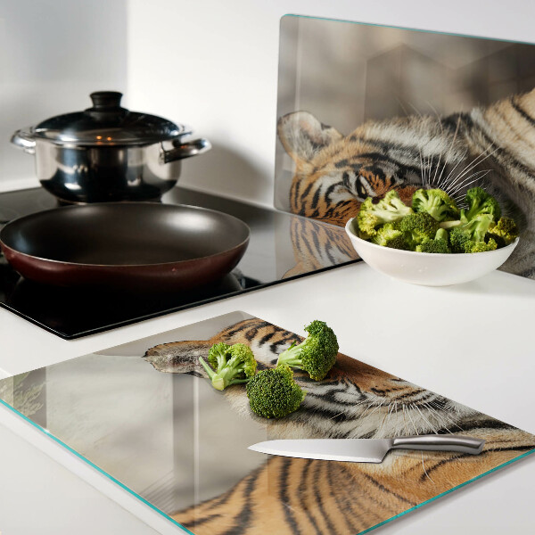 Planche à découper en verre Un tigre dans son état naturel