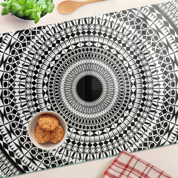 Planche à découper verre Mandala dans les tons de noir et blanc