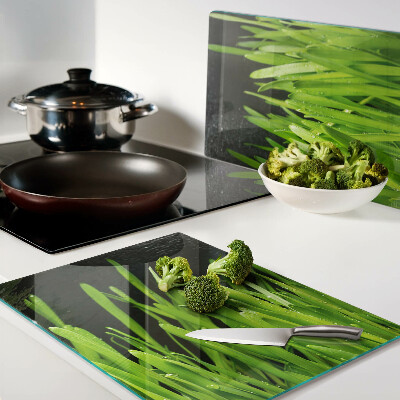 Planche à découper en verre Herbe verte avec des gouttes d'eau