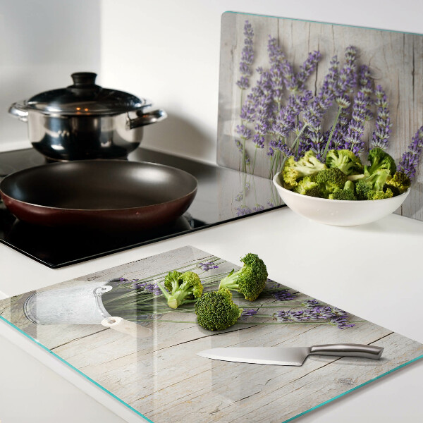 Planche à découper en verre Lavande en pot sur fond de bois