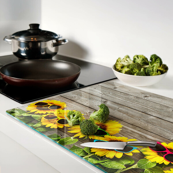 Planche à découper verre Tournesols dans des lunettes de soleil