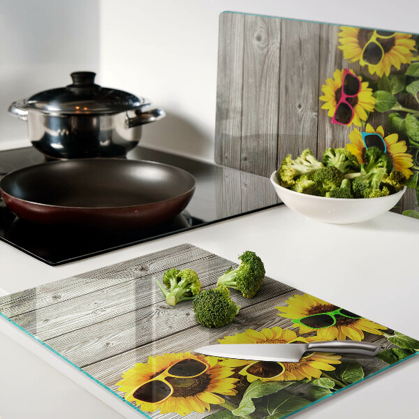 Planche à découper verre Tournesols dans des lunettes de soleil