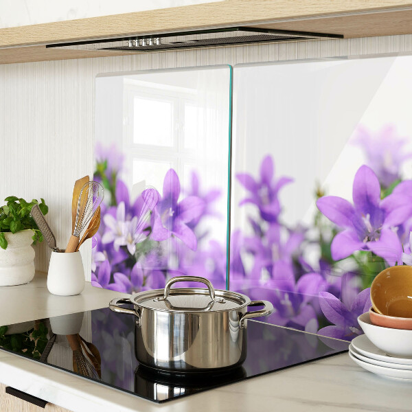 Planche à découper verre Fleurs violettes en arrière-plan