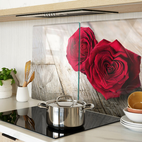 Planche à découper en verre Roses rouges sur fond de bois
