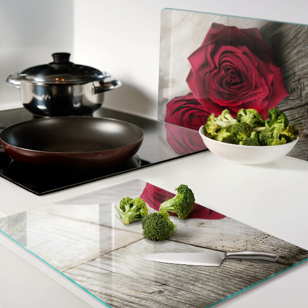 Planche à découper en verre Roses rouges sur fond de bois