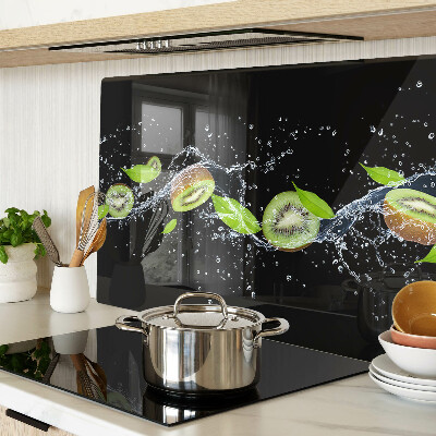 Planche à découper verre Kiwi dans l'eau avec des feuilles