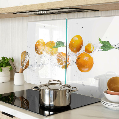 Planche à découper en verre Agrumes avec de l'eau