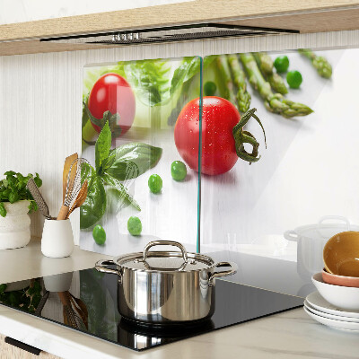 Planche à découper verre Légumes sur un comptoir blanc
