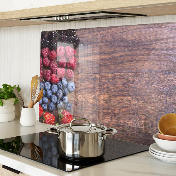 Planche à découper verre Fruits des bois sur fond de bois