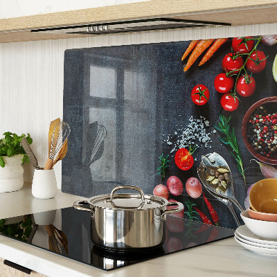 Planche à découper verre Légumes et épices sur fond sombre