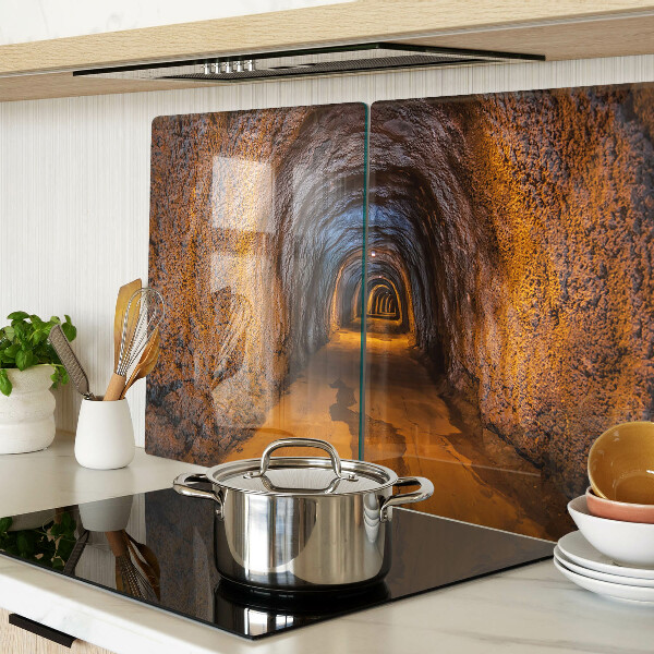 Planche à découper verre Un tunnel dans une grotte avec éclairage
