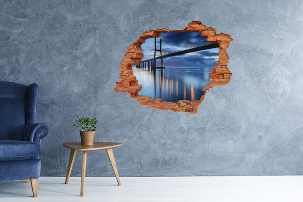 Autocollant mural trou Un pont au-dessus de l'eau dans une scène nocturne