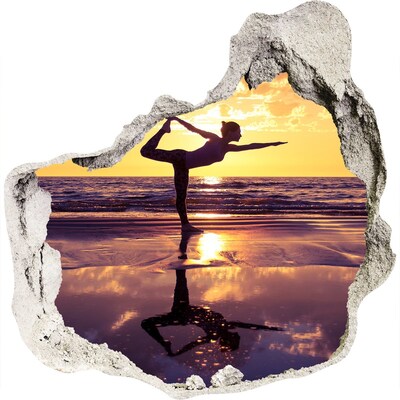 Sticker mural effet trou Yoga sur la plage au coucher du soleil