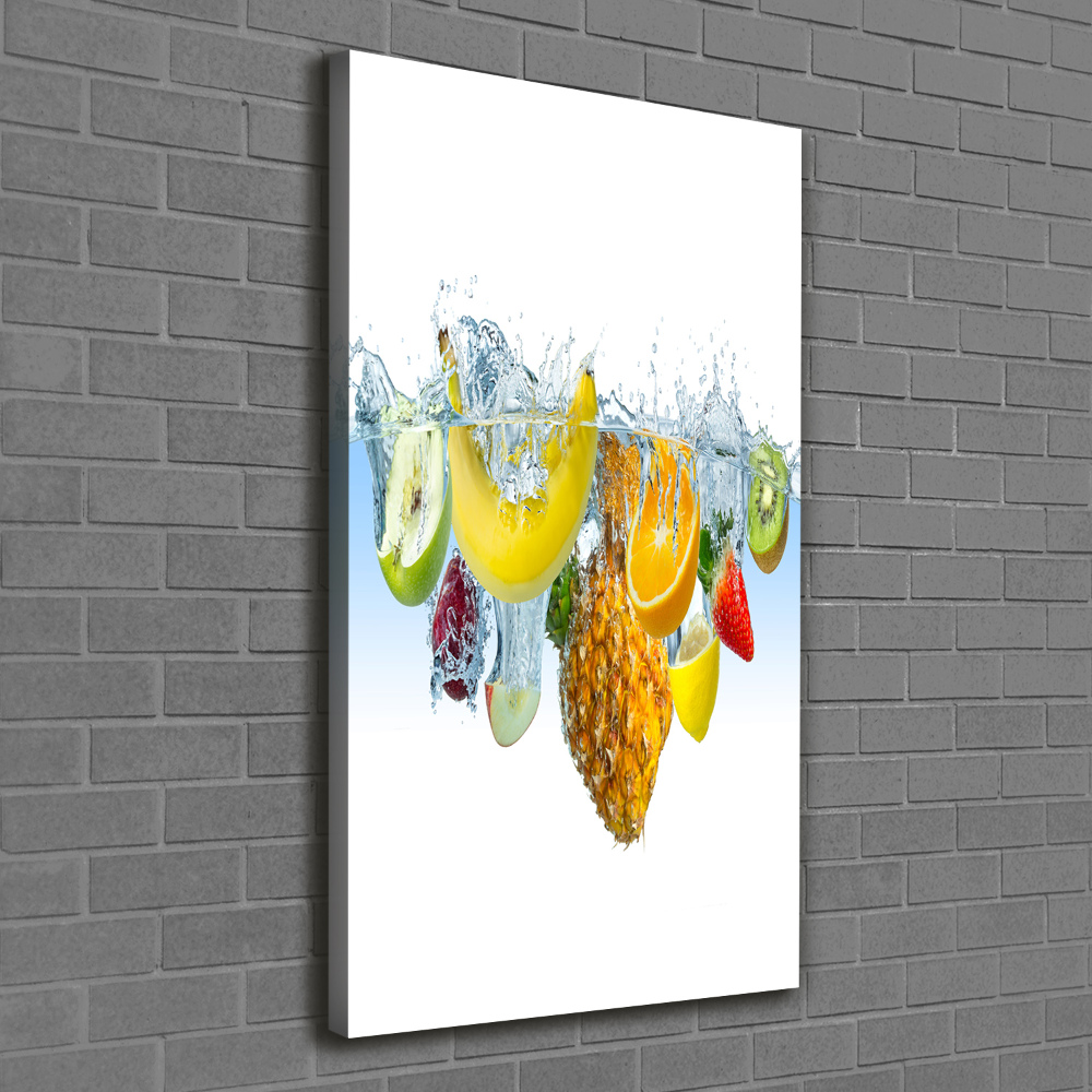 Tableau mural sur toile Fruit sous l'eau