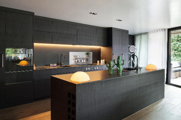 Panneau crédence cuisine Décorations sur une étagère
