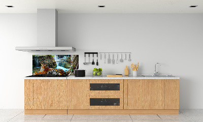Panneau crédence cuisine Tigre dans une cascade