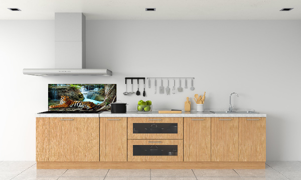 Panneau crédence cuisine Tigre dans une cascade