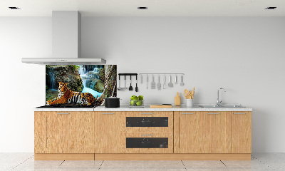 Panneau crédence cuisine Tigre dans une cascade