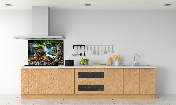 Panneau crédence cuisine Tigre dans une cascade