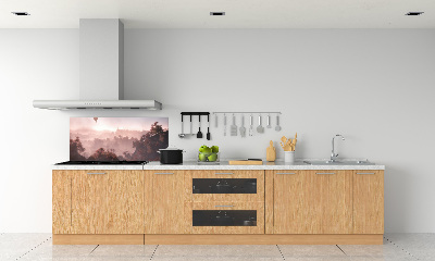 Panneau crédence cuisine Ballon au-dessus de la forêt