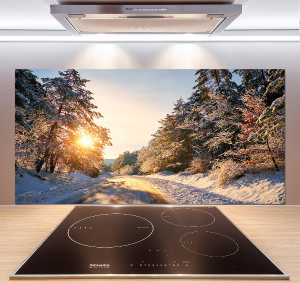 Panneau crédence cuisine Route dans la forêt en hiver