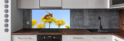 Crédence en verre cuisine Une abeille sur une fleur