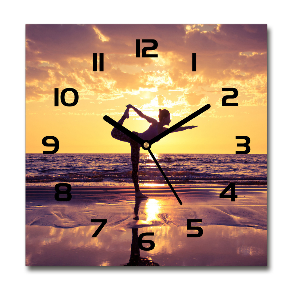 Horloge carrée en verre Yoga sur la plage