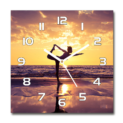 Horloge carrée en verre Yoga sur la plage