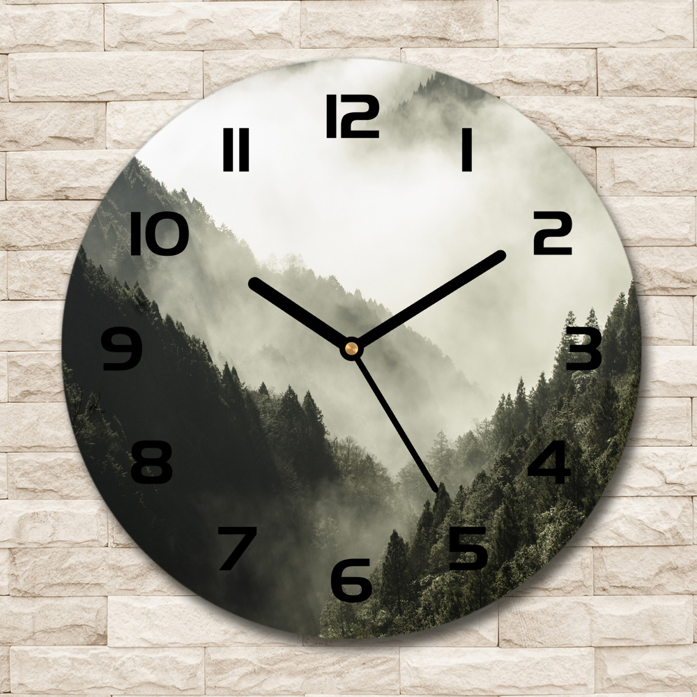 Horloge en verre ronde Brume sur la forêt