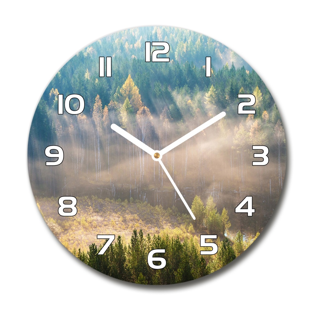 Horloge ronde en verre Brume dans la forêt