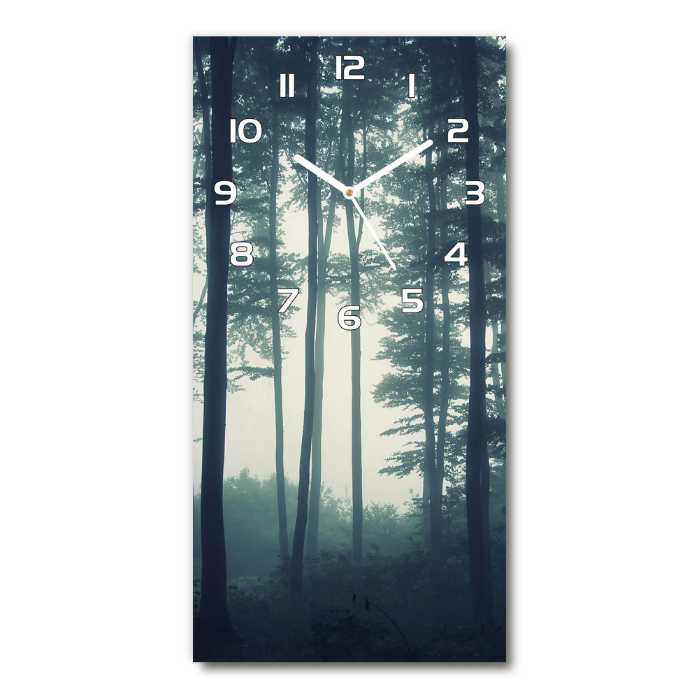 Horloge verticale en verre Brume dans la forêt