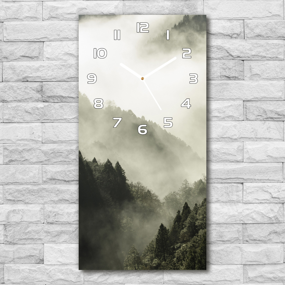 Horloge rectangulaire verticale Brume sur la forêt