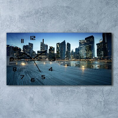 Horloge horizontale en verre Singapour la nuit