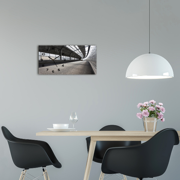 Horloge rectangulaire horizontale Route dans le tunnel