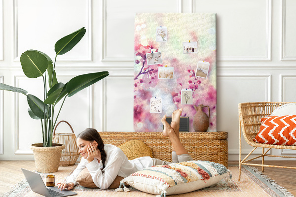 Tableau en liège déco Des accents floraux dans des tons délicats