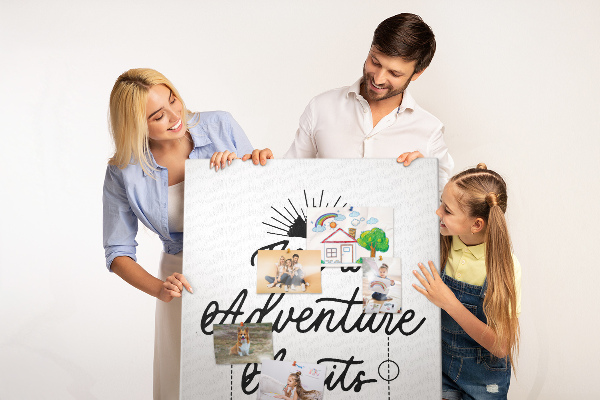 Tableau en liège déco L'heure est à l'aventure avec une inscription inspirante
