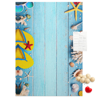 Tableau en liège fantaisie Accessoires de plage d'été sur fond bleu