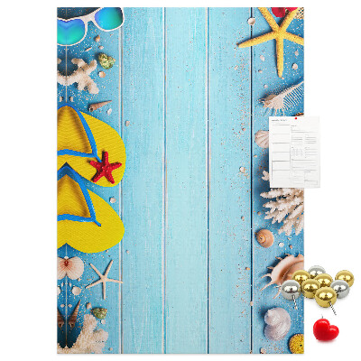 Tableau en liège fantaisie Accessoires de plage d'été sur fond bleu
