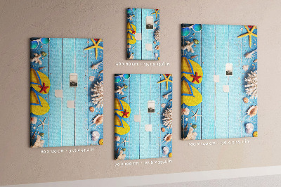 Tableau en liège fantaisie Accessoires de plage d'été sur fond bleu