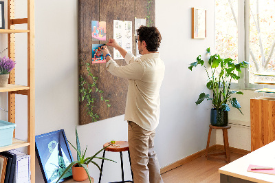 Tableau de liège Bois rustique avec des branches vertes