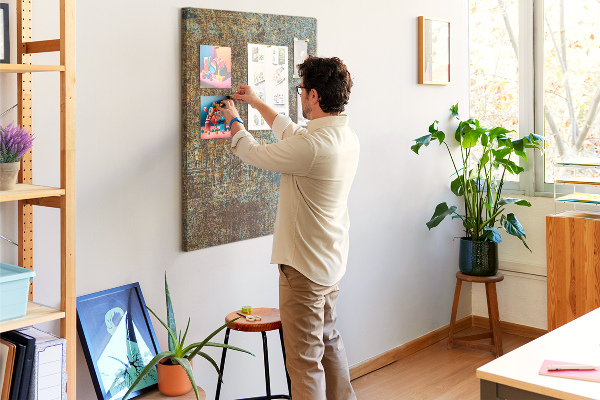 Tableau de liège Texture rustique avec des touches de bleu