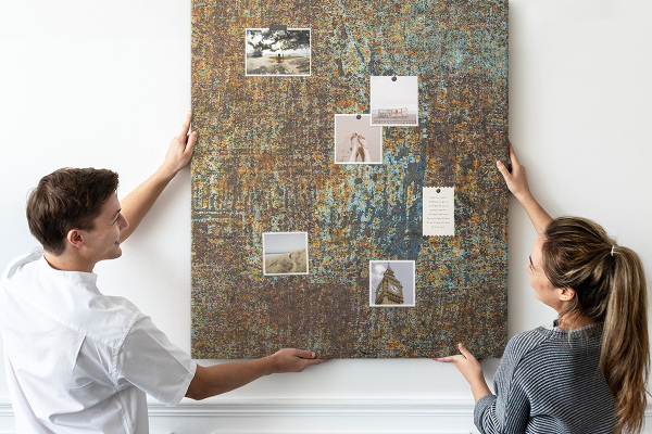 Tableau de liège Texture rustique avec des touches de bleu