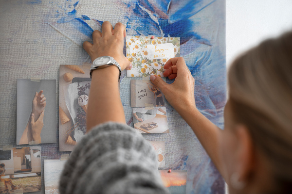 Tableau en liège fantaisie Éclaboussures de peinture abstraites bleues et blanches
