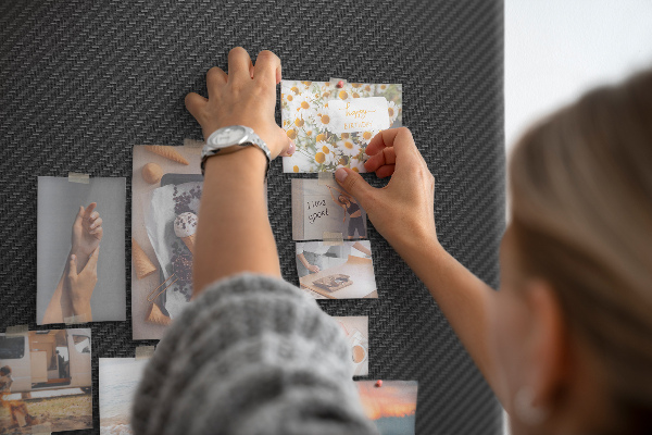 Tableau en liège déco Texture noire avec un subtil motif anthracite
